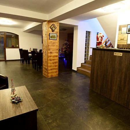 Casa Raisa Hotell Buşteni Eksteriør bilde