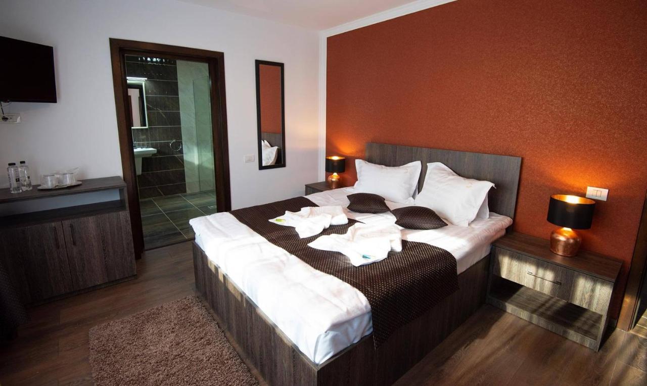 Casa Raisa Hotell Buşteni Eksteriør bilde