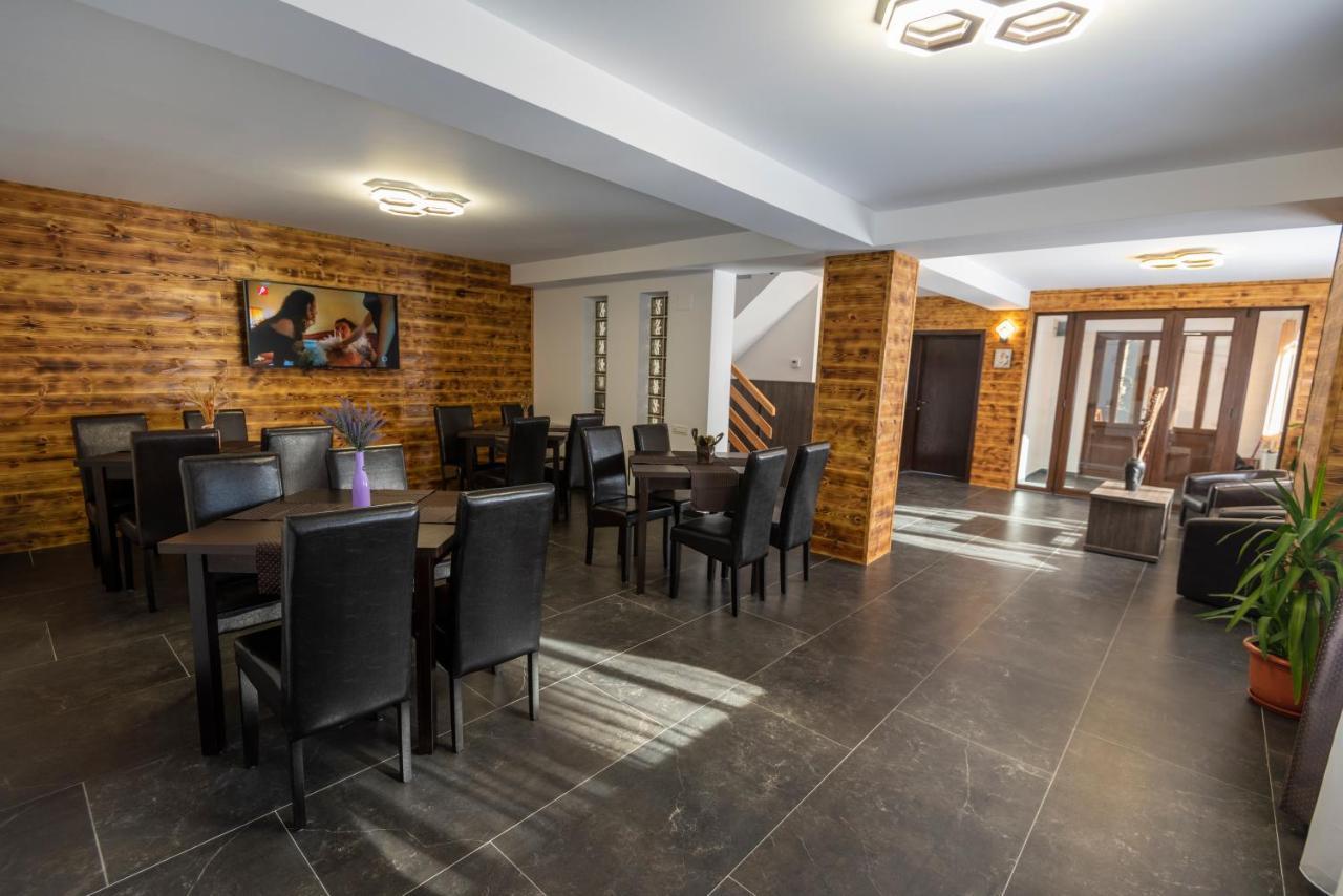 Casa Raisa Hotell Buşteni Eksteriør bilde